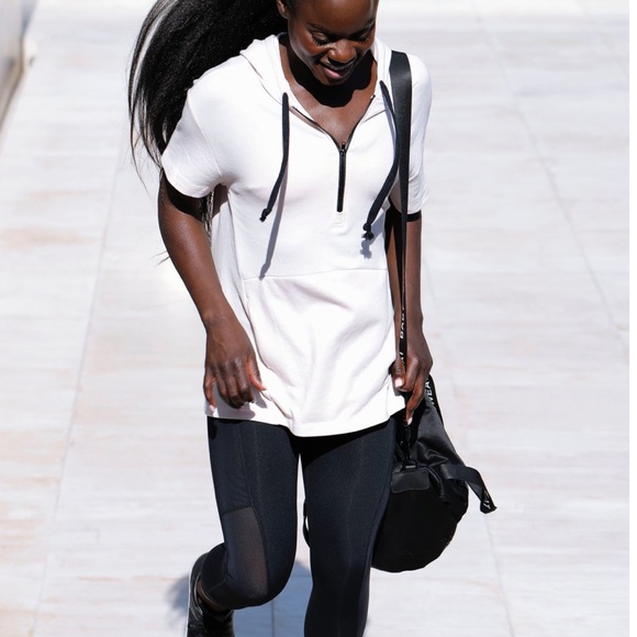 NWT❗️ Fabletics Mila High-Waisted Pocket Capris - Picture 14 of 16